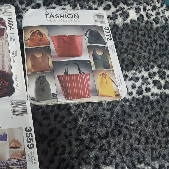 Classic Sewing Patterns by McCall's - Picture 6 of 10